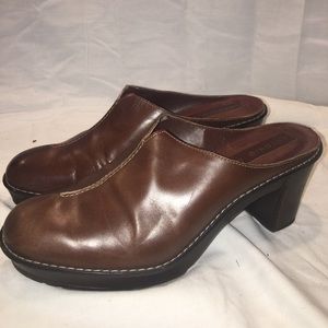 Women’s Gianni Bini Chestnut Leather Mules